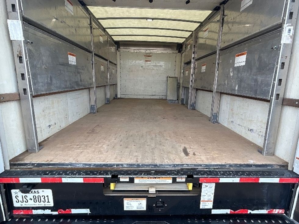 Light Duty Box Truck-Light and Medium Duty Trucks-GMC-2022-Savana G33903-Essex Junction-VT-69,656\n\t\tmiles-$ 41,000 - Image 9