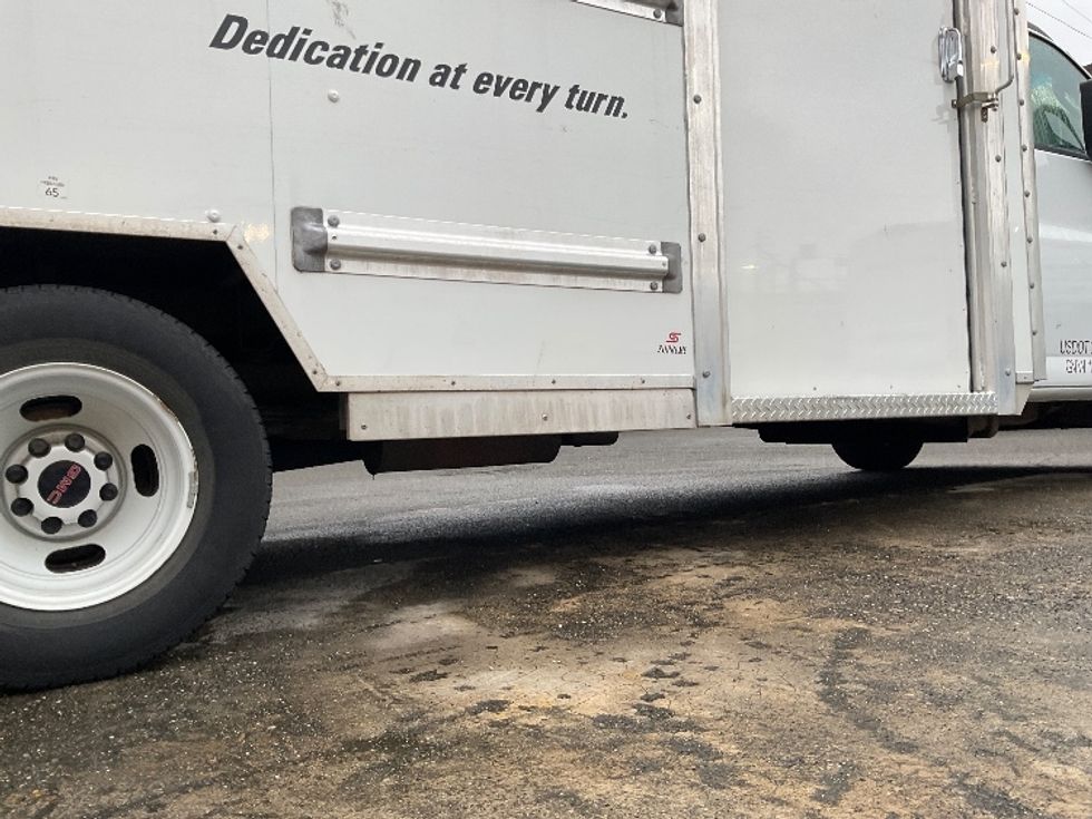 Light Duty Box Truck-Light and Medium Duty Trucks-GMC-2022-Savana G33903-Everett-WA-23,040\n\t\tmiles-$ 37,750 - Image 14