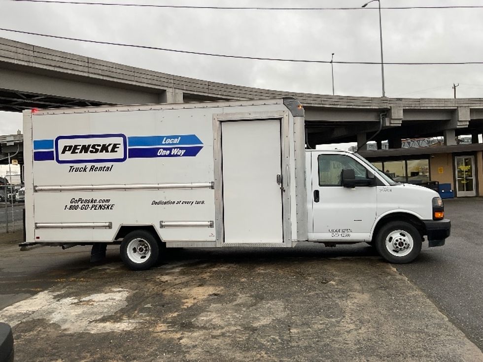 Light Duty Box Truck-Light and Medium Duty Trucks-GMC-2022-Savana G33903-Everett-WA-23,040\n\t\tmiles-$ 37,750 - Image 15