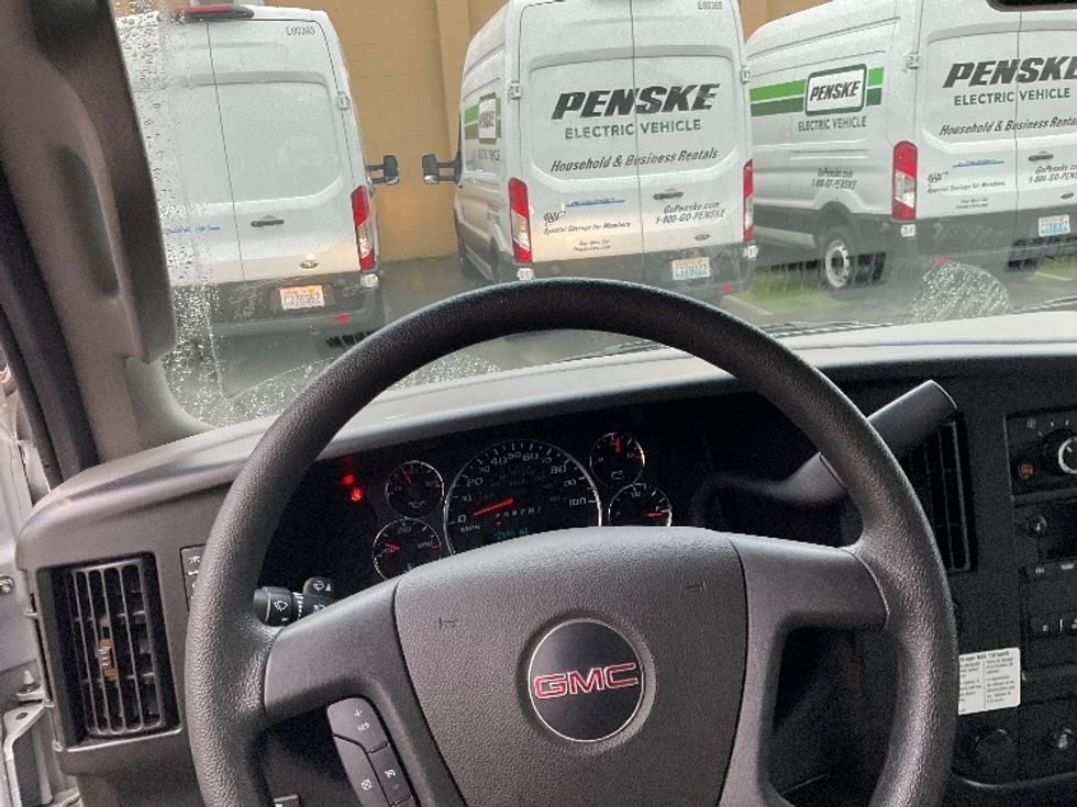 Light Duty Box Truck-Light and Medium Duty Trucks-GMC-2022-Savana G33903-Everett-WA-23,040\n\t\tmiles-$ 37,750 - Image 18