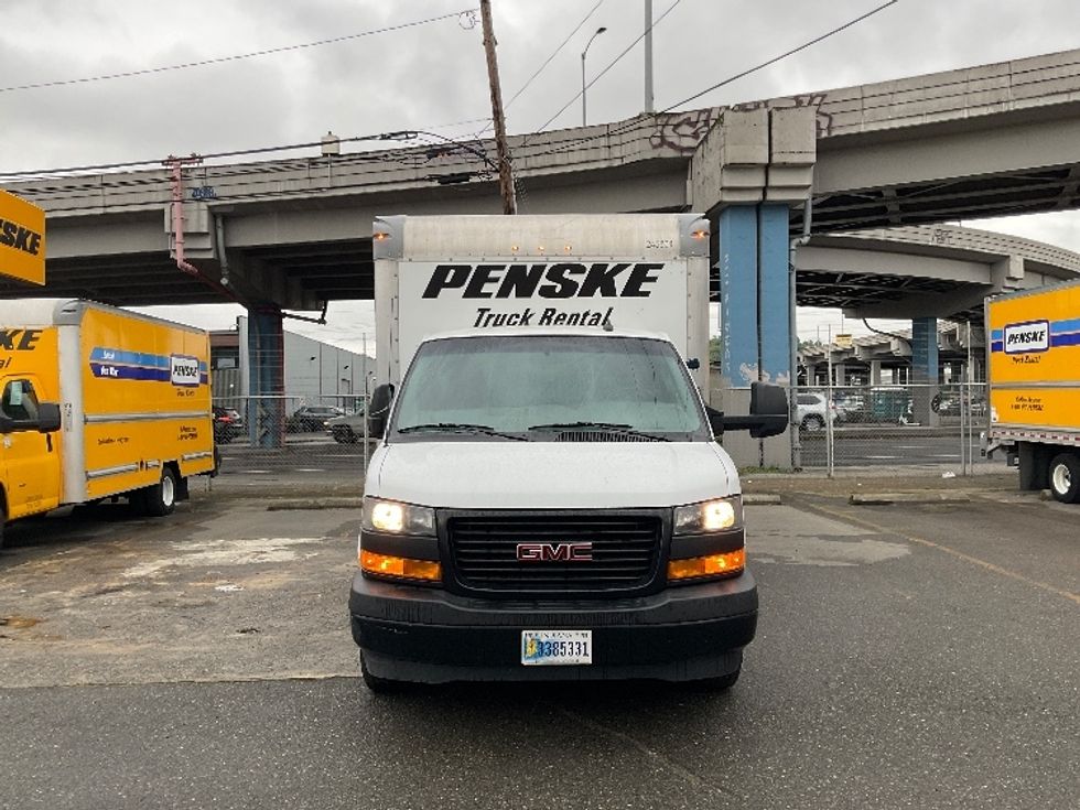 Light Duty Box Truck-Light and Medium Duty Trucks-GMC-2022-Savana G33903-Everett-WA-23,040\n\t\tmiles-$ 37,750 - Image 2