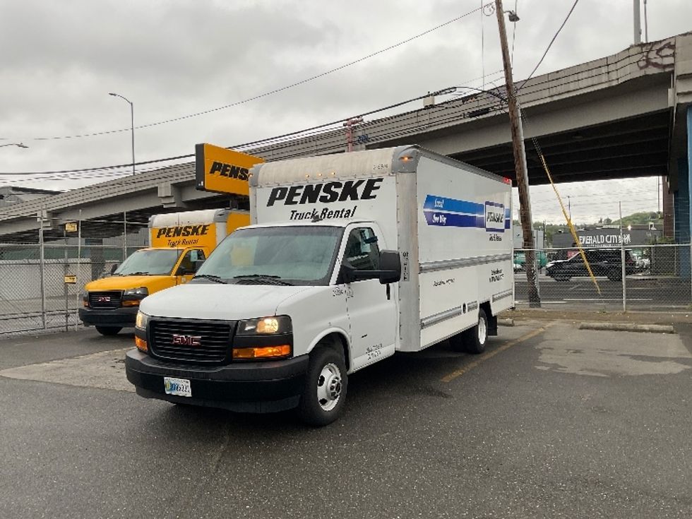 Light Duty Box Truck-Light and Medium Duty Trucks-GMC-2022-Savana G33903-Everett-WA-23,040\n\t\tmiles-$ 37,750 - Image 3