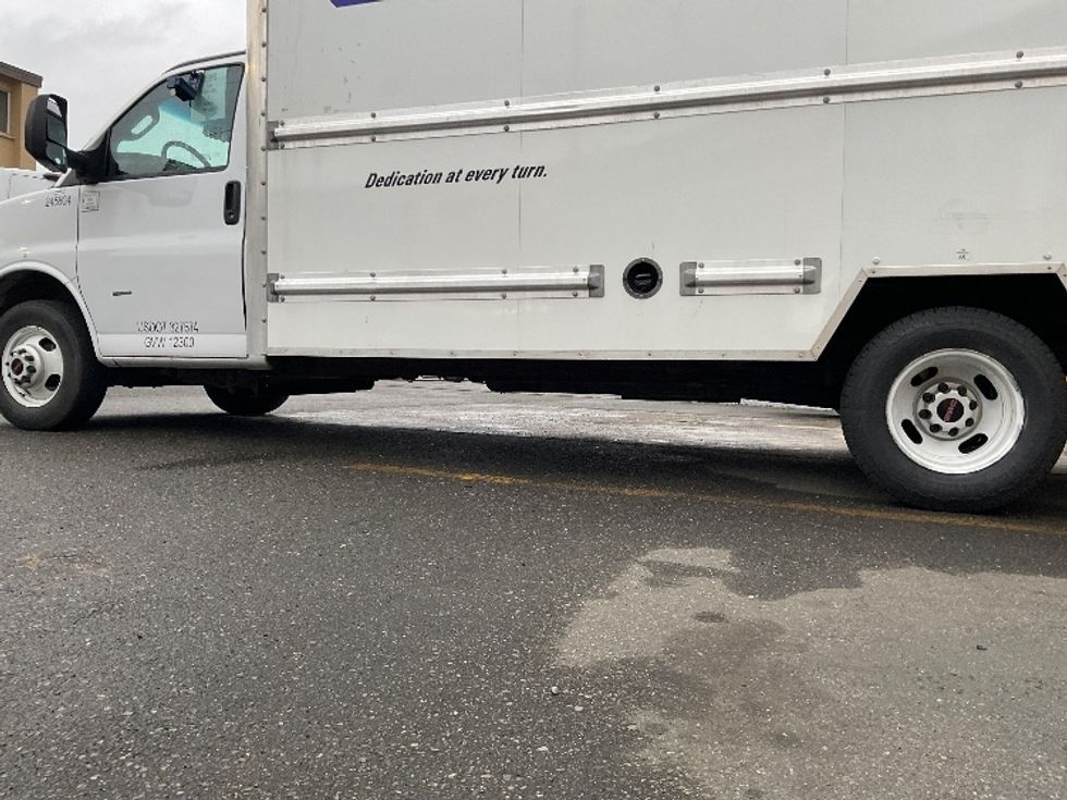 Light Duty Box Truck-Light and Medium Duty Trucks-GMC-2022-Savana G33903-Everett-WA-23,040\n\t\tmiles-$ 37,750 - Image 5