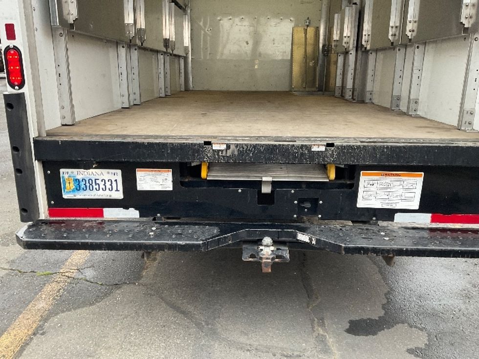 Light Duty Box Truck-Light and Medium Duty Trucks-GMC-2022-Savana G33903-Everett-WA-23,040\n\t\tmiles-$ 37,750 - Image 9