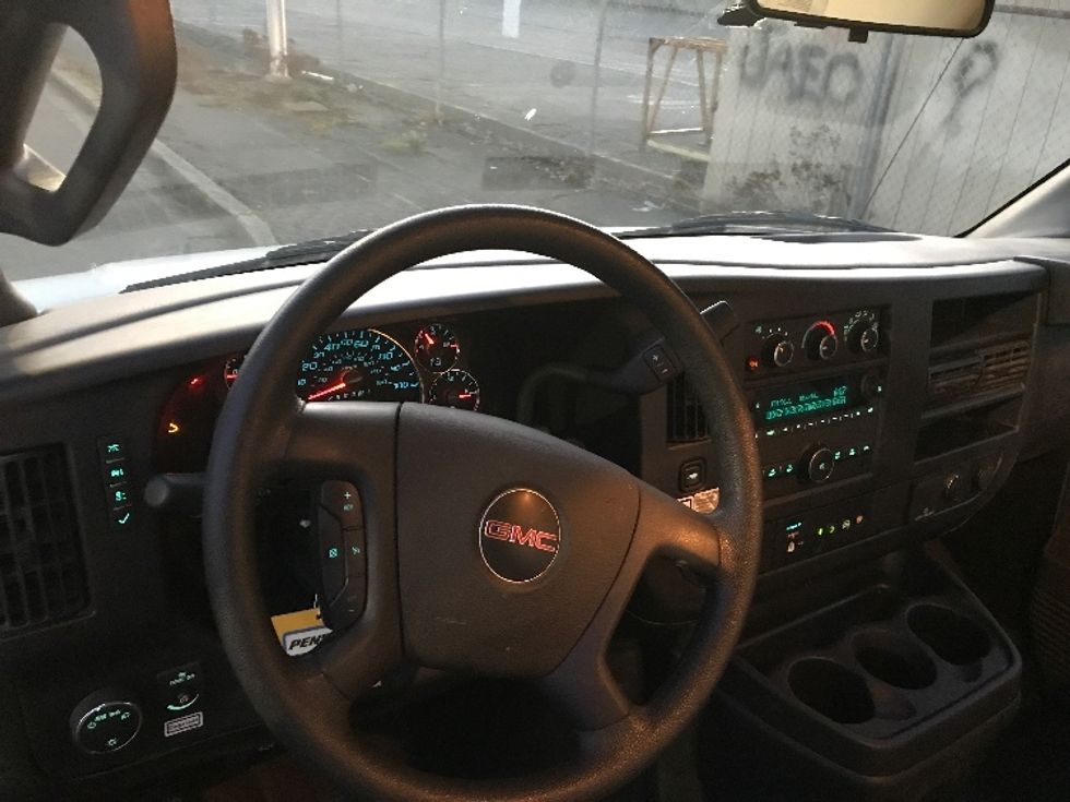 2022 Gmc Savana 3500 Cutaway photo 15