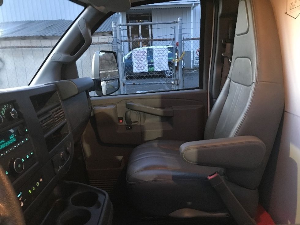 2022 Gmc Savana 3500 Cutaway photo 16