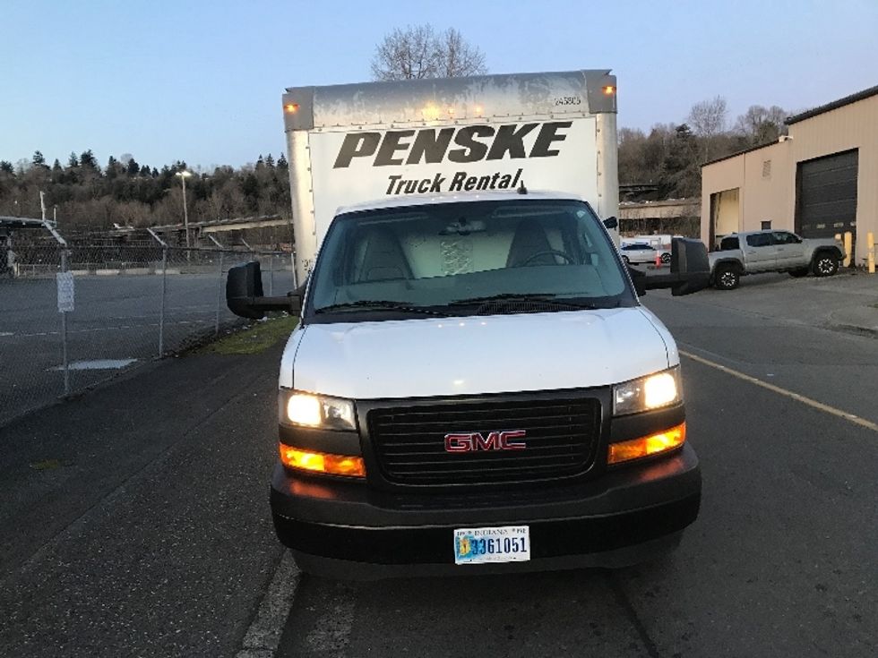 2022 Gmc Savana 3500 Cutaway photo 2