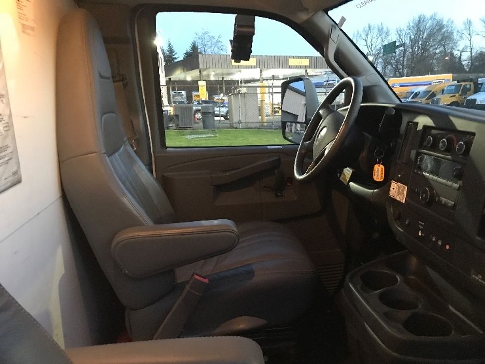 2022 Gmc Savana 3500 Cutaway photo 19