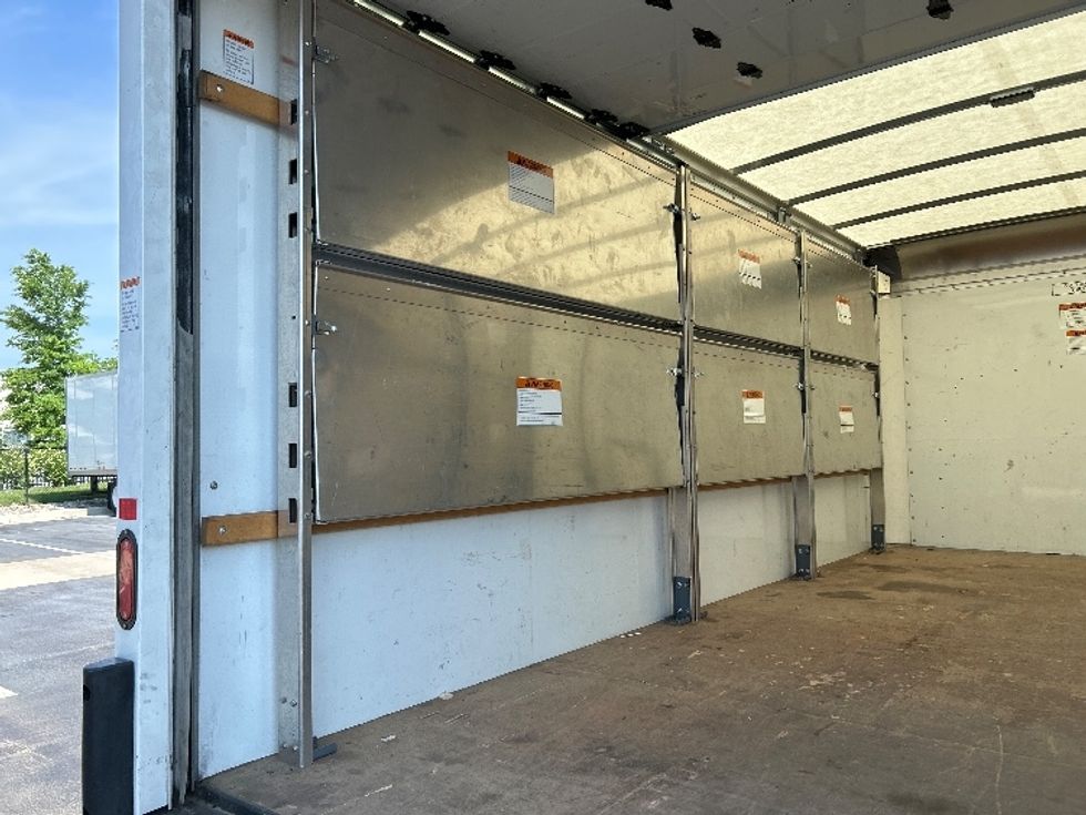 Light Duty Box Truck-Light and Medium Duty Trucks-GMC-2022-Savana G33903-Fairfax-VA-22,095\n\t\tmiles-$ 42,250 - Image 11