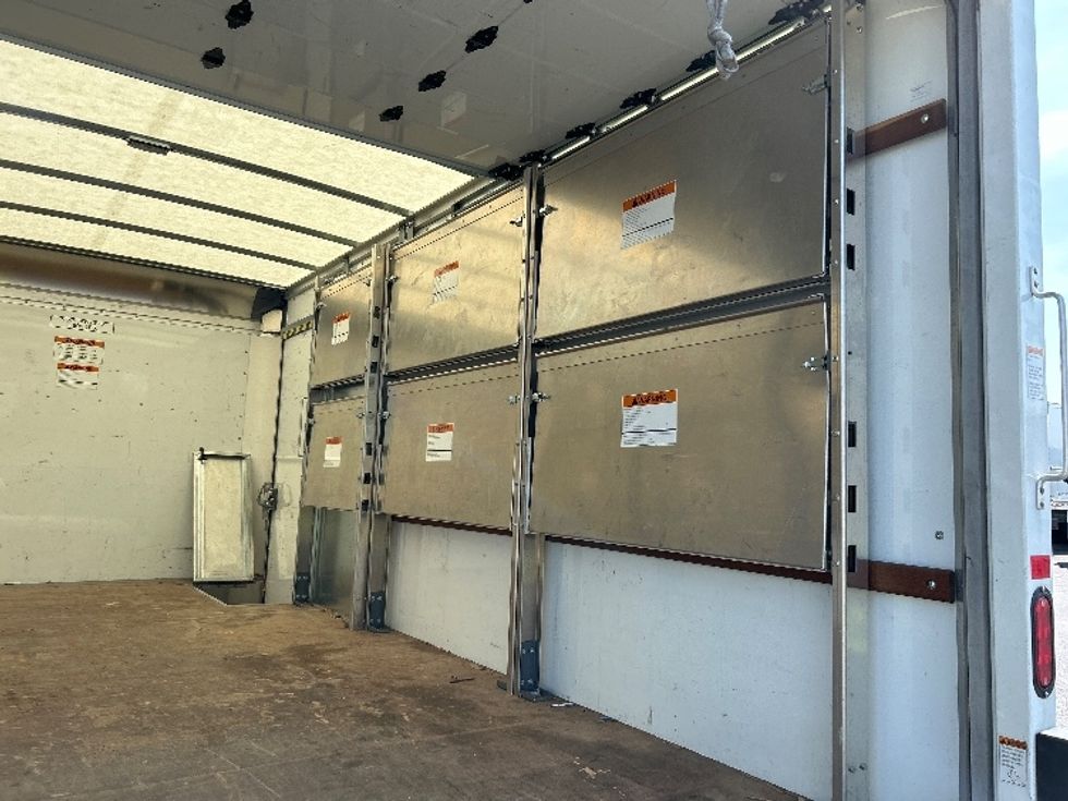 Light Duty Box Truck-Light and Medium Duty Trucks-GMC-2022-Savana G33903-Fairfax-VA-22,095\n\t\tmiles-$ 42,250 - Image 12