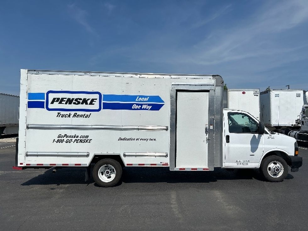 Light Duty Box Truck-Light and Medium Duty Trucks-GMC-2022-Savana G33903-Fairfax-VA-22,095\n\t\tmiles-$ 42,250 - Image 15