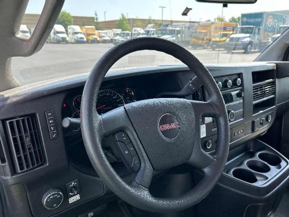 Light Duty Box Truck-Light and Medium Duty Trucks-GMC-2022-Savana G33903-Fairfax-VA-22,095\n\t\tmiles-$ 42,250 - Image 17