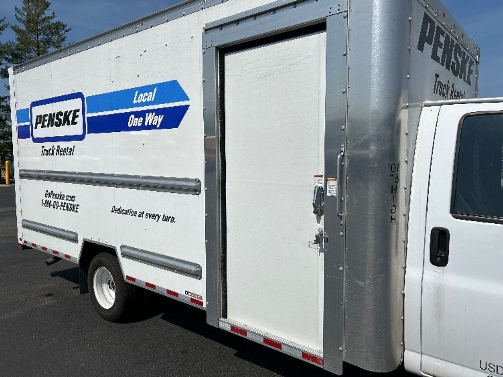 Light Duty Box Truck-Light and Medium Duty Trucks-GMC-2022-Savana G33903-Fairfax-VA-22,095\n\t\tmiles-$ 42,250 - Image 27