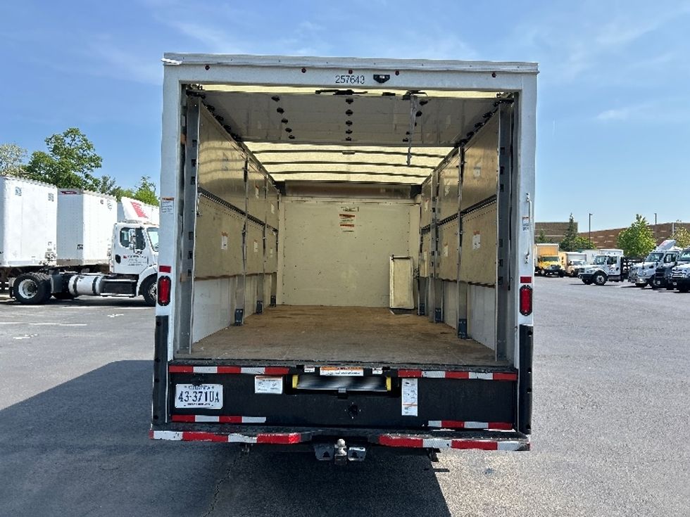Light Duty Box Truck-Light and Medium Duty Trucks-GMC-2022-Savana G33903-Fairfax-VA-22,095\n\t\tmiles-$ 42,250 - Image 8