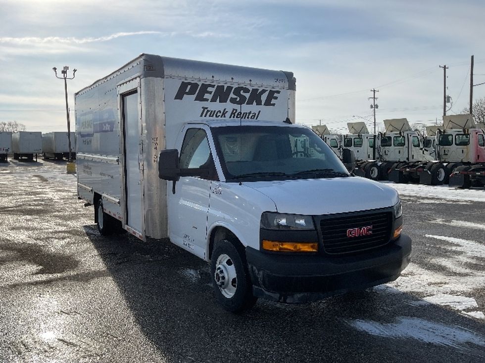 Light Duty Box Truck-Light and Medium Duty Trucks-GMC-2022-Savana G33903-Flint-MI-36,162\n\t\tmiles-$ 47,500 - Image 1