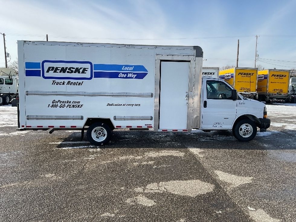 Light Duty Box Truck-Light and Medium Duty Trucks-GMC-2022-Savana G33903-Flint-MI-36,162\n\t\tmiles-$ 47,500 - Image 14