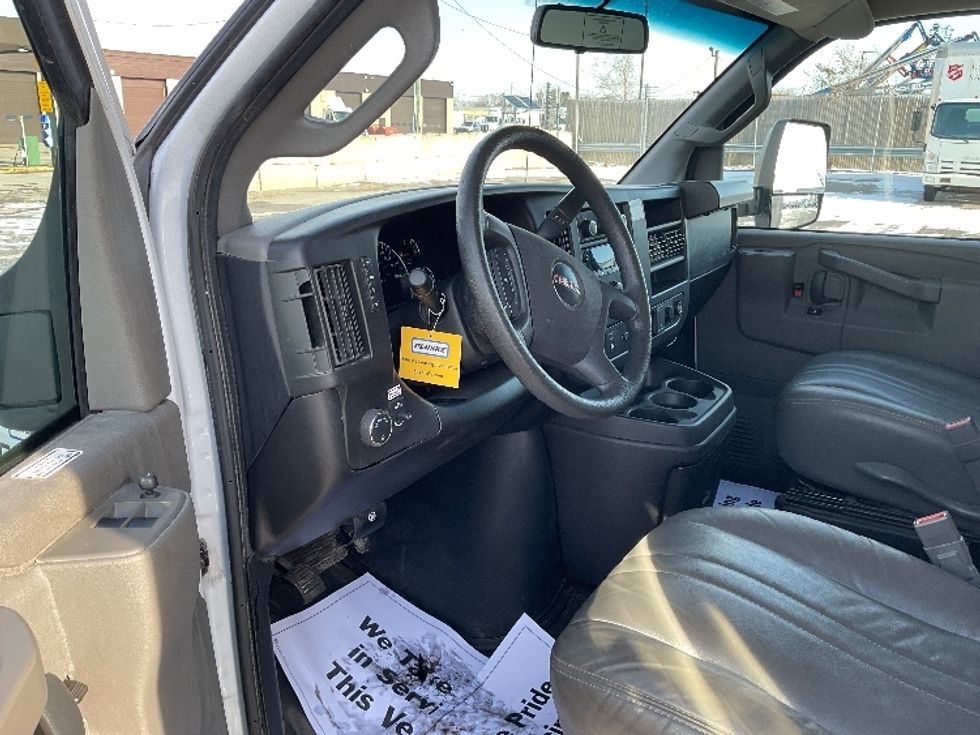 Light Duty Box Truck-Light and Medium Duty Trucks-GMC-2022-Savana G33903-Flint-MI-36,162\n\t\tmiles-$ 47,500 - Image 16