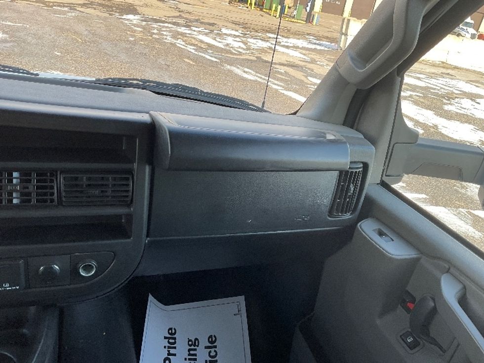 Light Duty Box Truck-Light and Medium Duty Trucks-GMC-2022-Savana G33903-Flint-MI-36,162\n\t\tmiles-$ 47,500 - Image 20