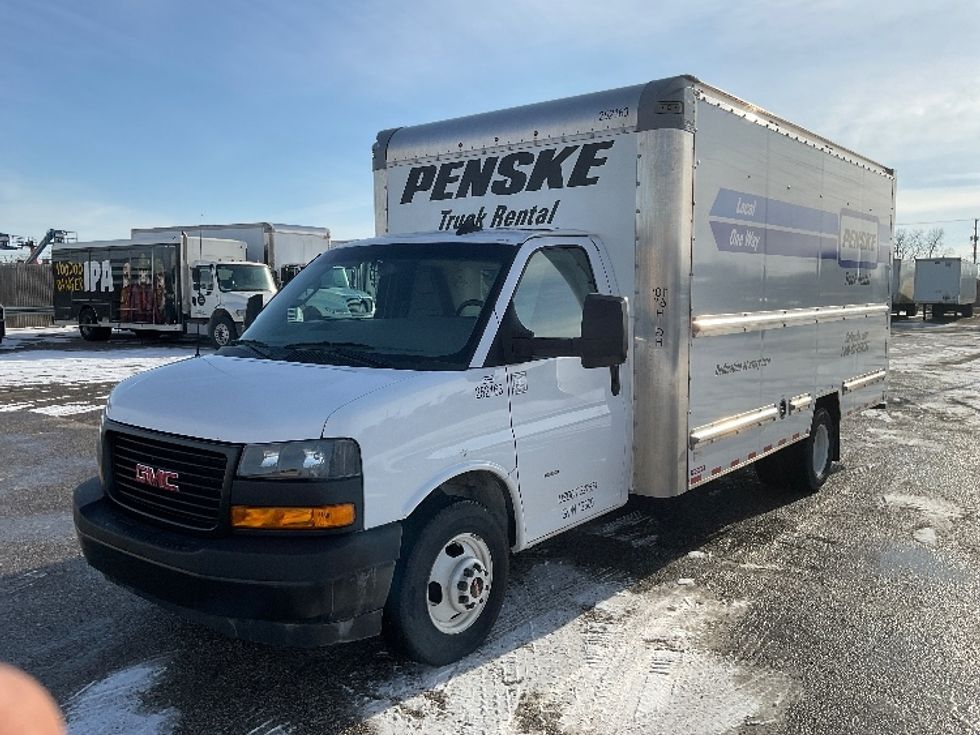 Light Duty Box Truck-Light and Medium Duty Trucks-GMC-2022-Savana G33903-Flint-MI-36,162\n\t\tmiles-$ 47,500 - Image 3