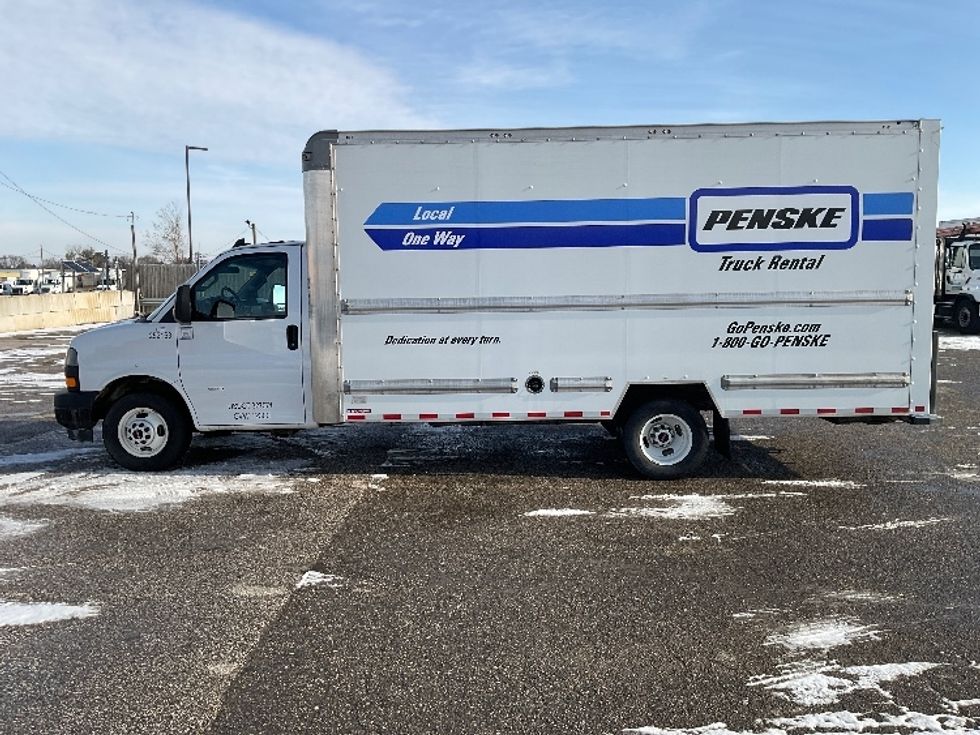 Light Duty Box Truck-Light and Medium Duty Trucks-GMC-2022-Savana G33903-Flint-MI-36,162\n\t\tmiles-$ 47,500 - Image 4
