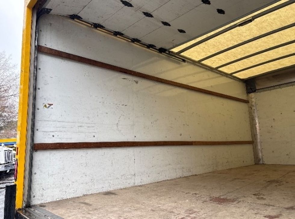 Light Duty Box Truck-Light and Medium Duty Trucks-GMC-2022-Savana G33903-Florence-SC-93,391\n\t\tmiles-$ 31,000 - Image 10