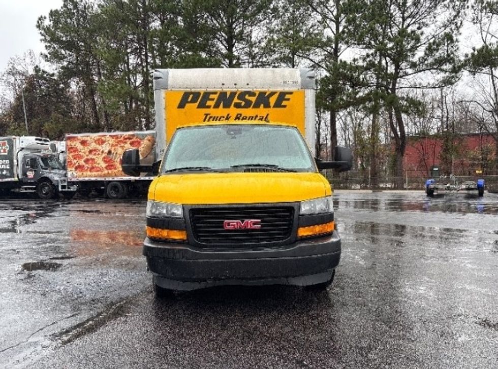 Light Duty Box Truck-Light and Medium Duty Trucks-GMC-2022-Savana G33903-Florence-SC-93,391\n\t\tmiles-$ 31,000 - Image 2