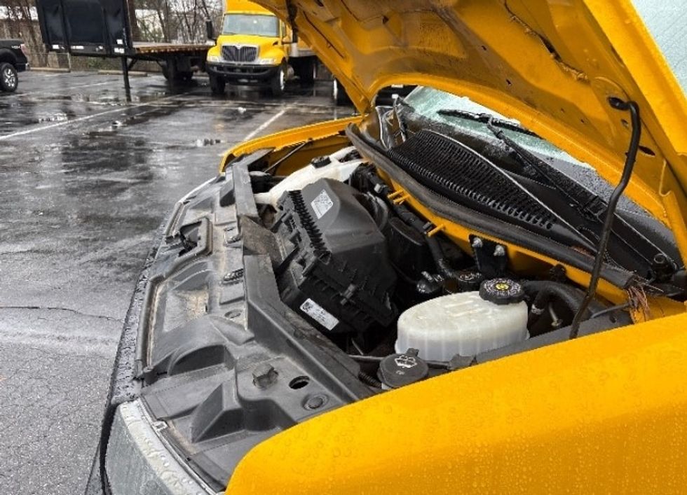 Light Duty Box Truck-Light and Medium Duty Trucks-GMC-2022-Savana G33903-Florence-SC-93,391\n\t\tmiles-$ 31,000 - Image 20