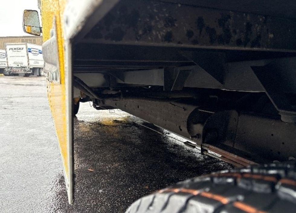 Light Duty Box Truck-Light and Medium Duty Trucks-GMC-2022-Savana G33903-Florence-SC-93,391\n\t\tmiles-$ 31,000 - Image 5