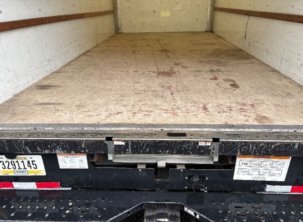 Light Duty Box Truck-Light and Medium Duty Trucks-GMC-2022-Savana G33903-Florence-SC-93,391\n\t\tmiles-$ 31,000 - Image 9