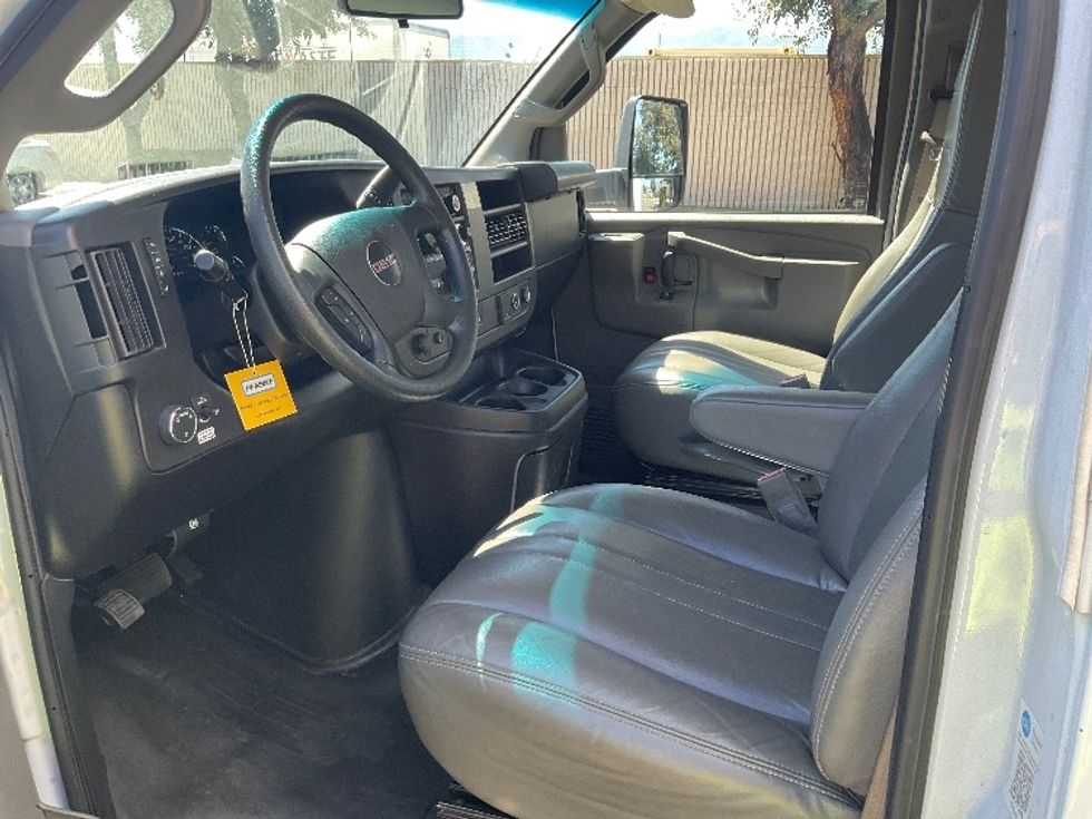 Light Duty Box Truck-Light and Medium Duty Trucks-GMC-2022-Savana G33903-Fontana-CA-101,906\n\t\tmiles-$ 32,500 - Image 17