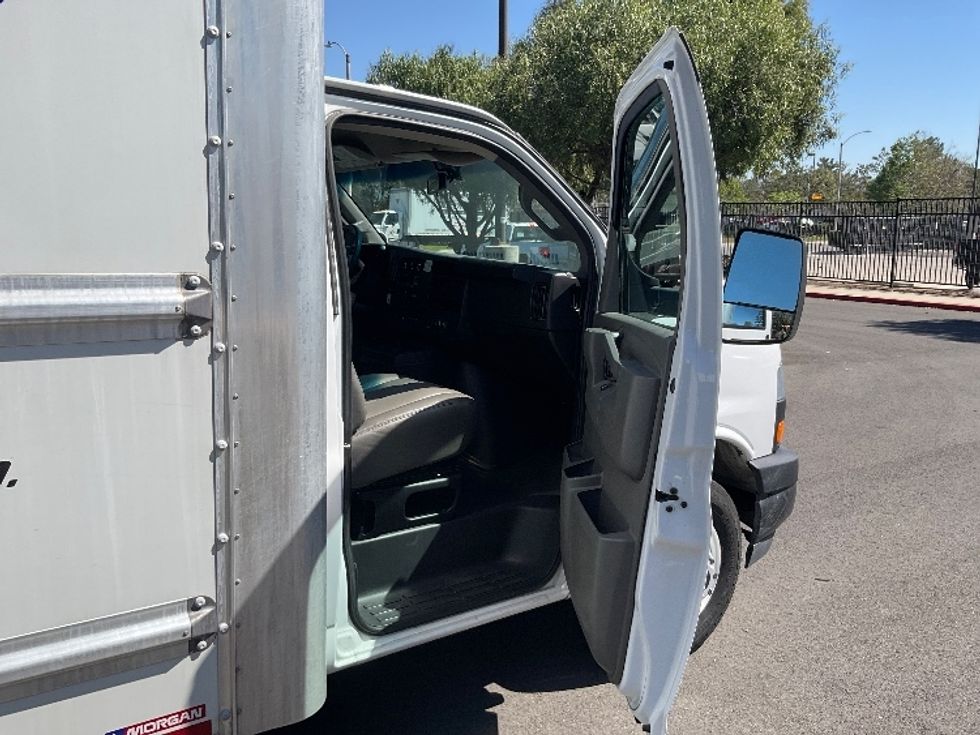 Light Duty Box Truck-Light and Medium Duty Trucks-GMC-2022-Savana G33903-Fontana-CA-101,906\n\t\tmiles-$ 32,500 - Image 20