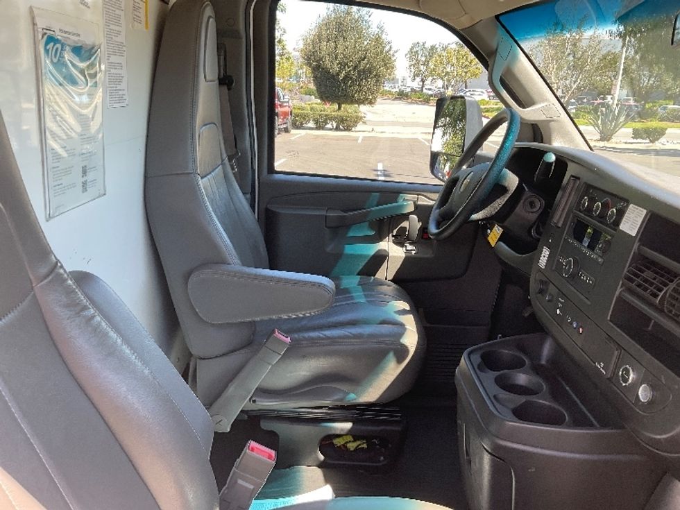 Light Duty Box Truck-Light and Medium Duty Trucks-GMC-2022-Savana G33903-Fontana-CA-101,906\n\t\tmiles-$ 32,500 - Image 22