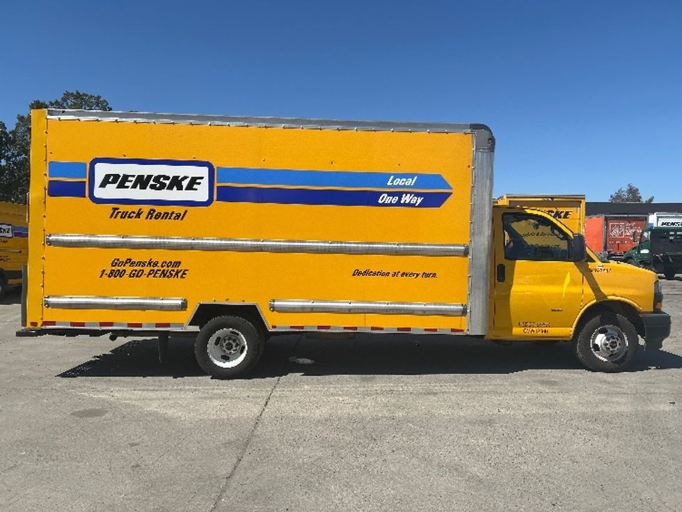 Light Duty Box Truck-Light and Medium Duty Trucks-GMC-2022-Savana G33903-Fontana-CA-104,635\n\t\tmiles-$ 28,250 - Image 15