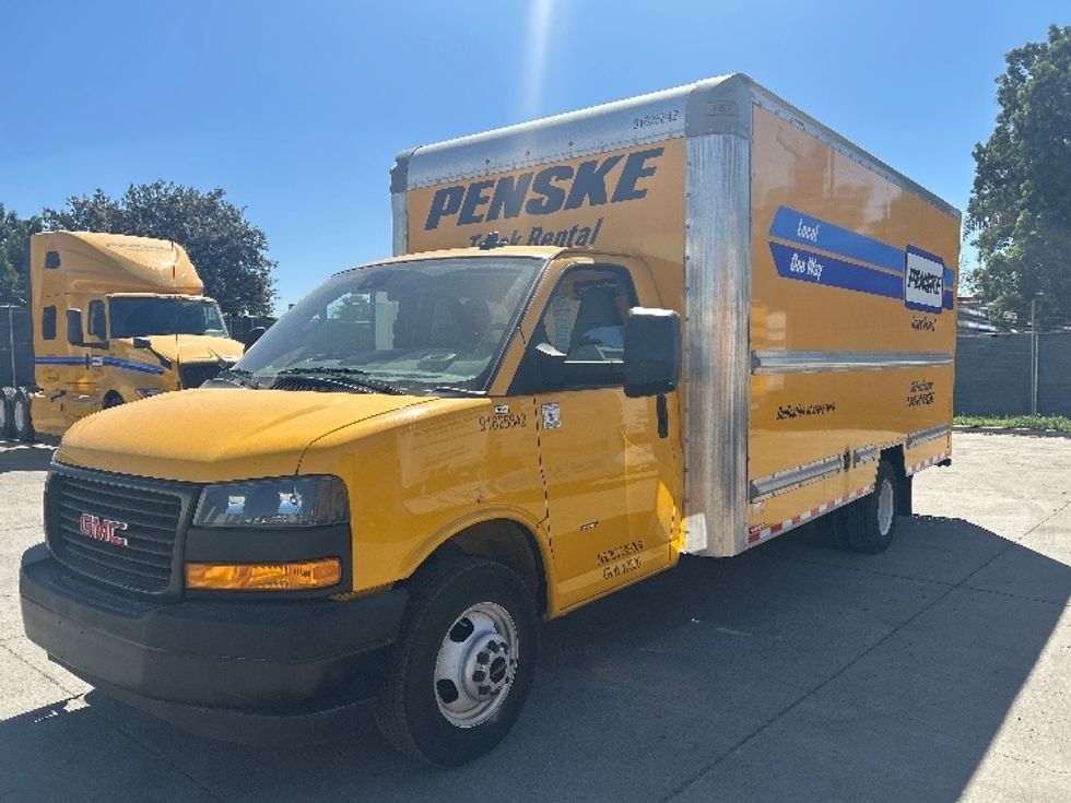 Light Duty Box Truck-Light and Medium Duty Trucks-GMC-2022-Savana G33903-Fontana-CA-104,635\n\t\tmiles-$ 28,250 - Image 3