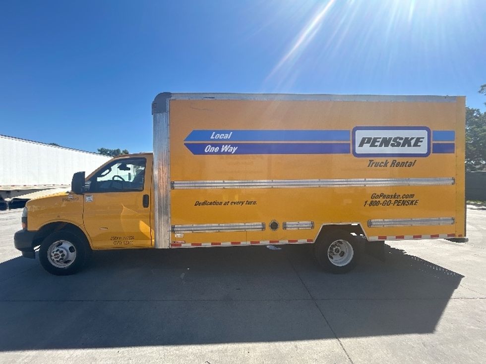 Light Duty Box Truck-Light and Medium Duty Trucks-GMC-2022-Savana G33903-Fontana-CA-104,635\n\t\tmiles-$ 28,250 - Image 4