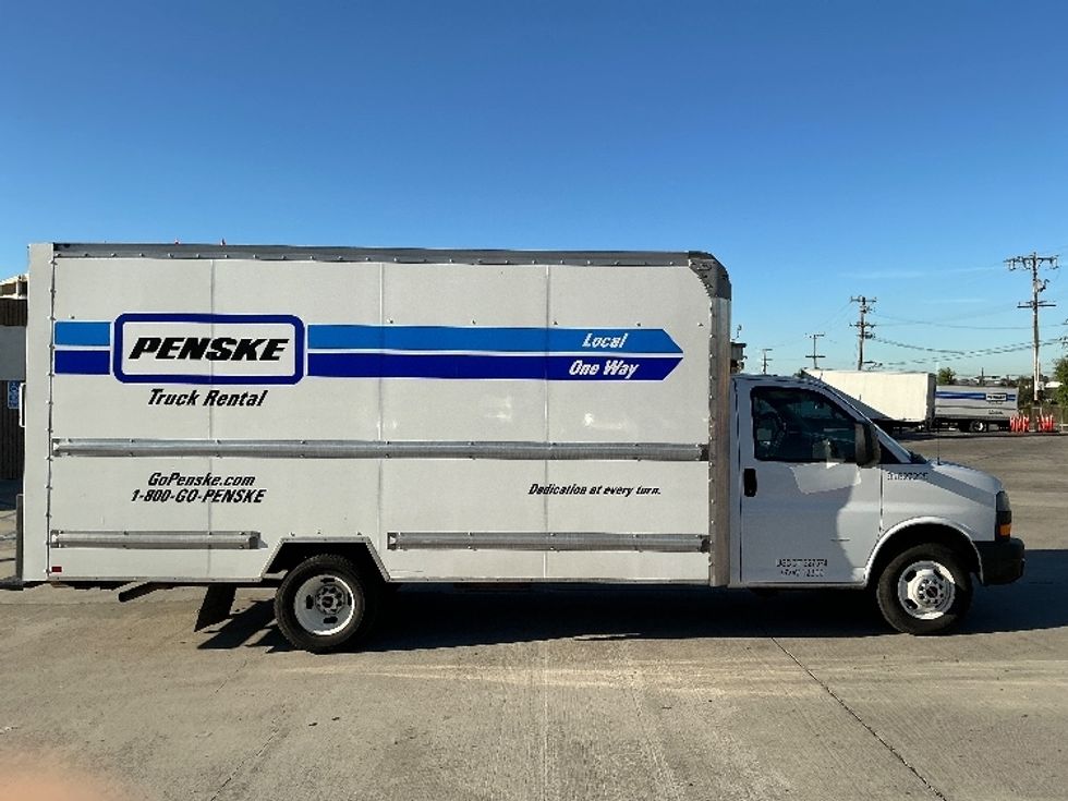 Light Duty Box Truck-Light and Medium Duty Trucks-GMC-2022-Savana G33903-Fontana-CA-105,652\n\t\tmiles-$ 32,250 - Image 15