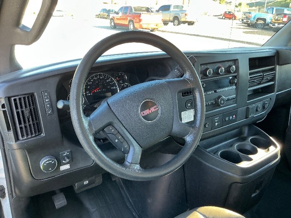 Light Duty Box Truck-Light and Medium Duty Trucks-GMC-2022-Savana G33903-Fontana-CA-105,652\n\t\tmiles-$ 32,250 - Image 17