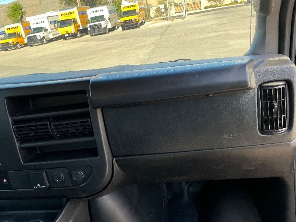 Light Duty Box Truck-Light and Medium Duty Trucks-GMC-2022-Savana G33903-Fontana-CA-105,652\n\t\tmiles-$ 32,250 - Image 21