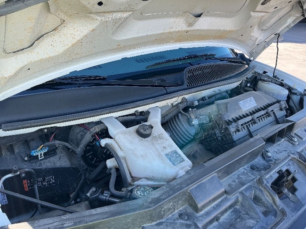 Light Duty Box Truck-Light and Medium Duty Trucks-GMC-2022-Savana G33903-Fontana-CA-105,652\n\t\tmiles-$ 32,250 - Image 23