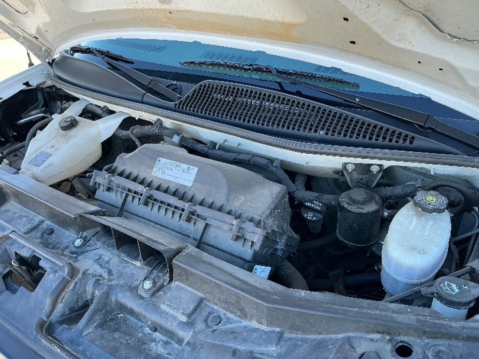 Light Duty Box Truck-Light and Medium Duty Trucks-GMC-2022-Savana G33903-Fontana-CA-105,652\n\t\tmiles-$ 32,250 - Image 24