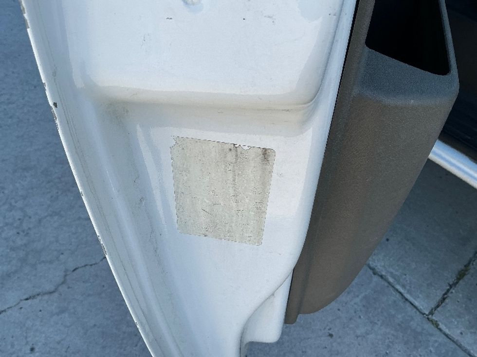 Light Duty Box Truck-Light and Medium Duty Trucks-GMC-2022-Savana G33903-Fontana-CA-105,652\n\t\tmiles-$ 32,250 - Image 26