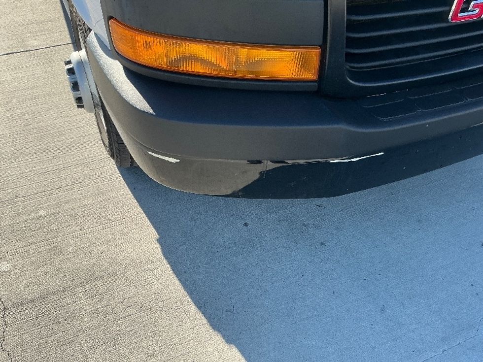 Light Duty Box Truck-Light and Medium Duty Trucks-GMC-2022-Savana G33903-Fontana-CA-105,652\n\t\tmiles-$ 32,250 - Image 28