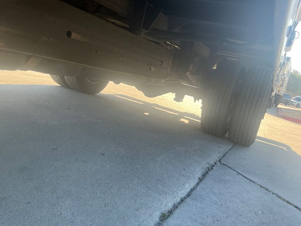 Light Duty Box Truck-Light and Medium Duty Trucks-GMC-2022-Savana G33903-Fontana-CA-105,652\n\t\tmiles-$ 32,250 - Image 5