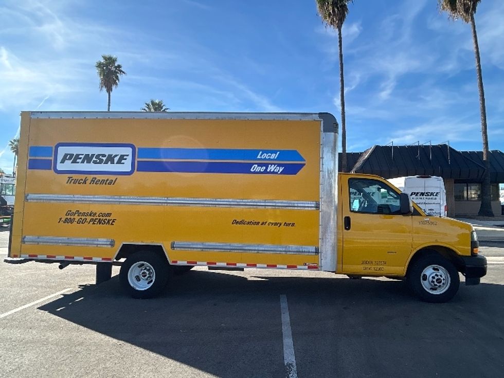 Light Duty Box Truck-Light and Medium Duty Trucks-GMC-2022-Savana G33903-Fontana-CA-108,426\n\t\tmiles-$ 28,250 - Image 15