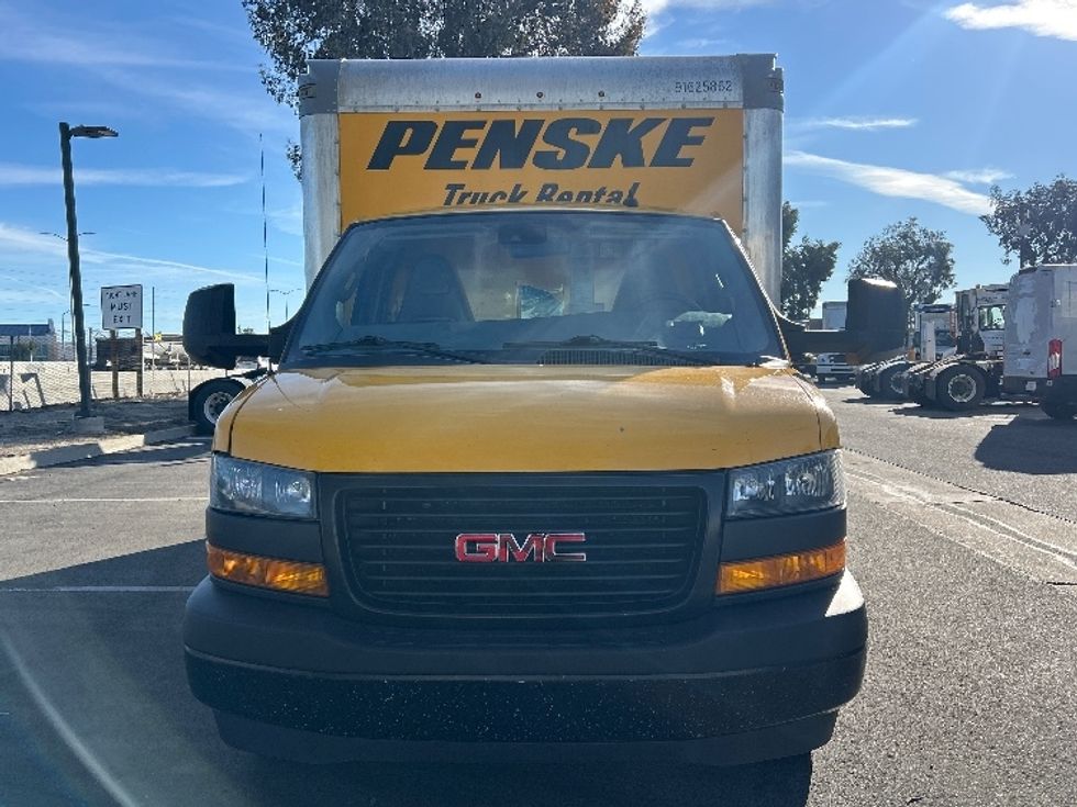 Light Duty Box Truck-Light and Medium Duty Trucks-GMC-2022-Savana G33903-Fontana-CA-108,426\n\t\tmiles-$ 28,250 - Image 2