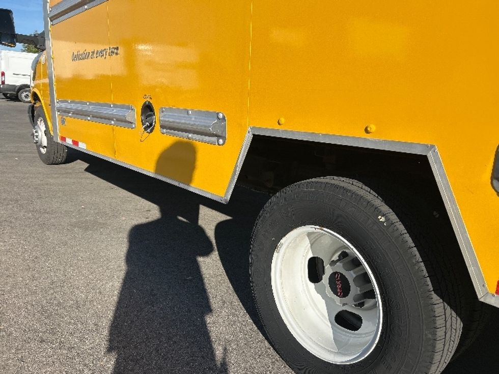 Light Duty Box Truck-Light and Medium Duty Trucks-GMC-2022-Savana G33903-Fontana-CA-108,426\n\t\tmiles-$ 28,250 - Image 5