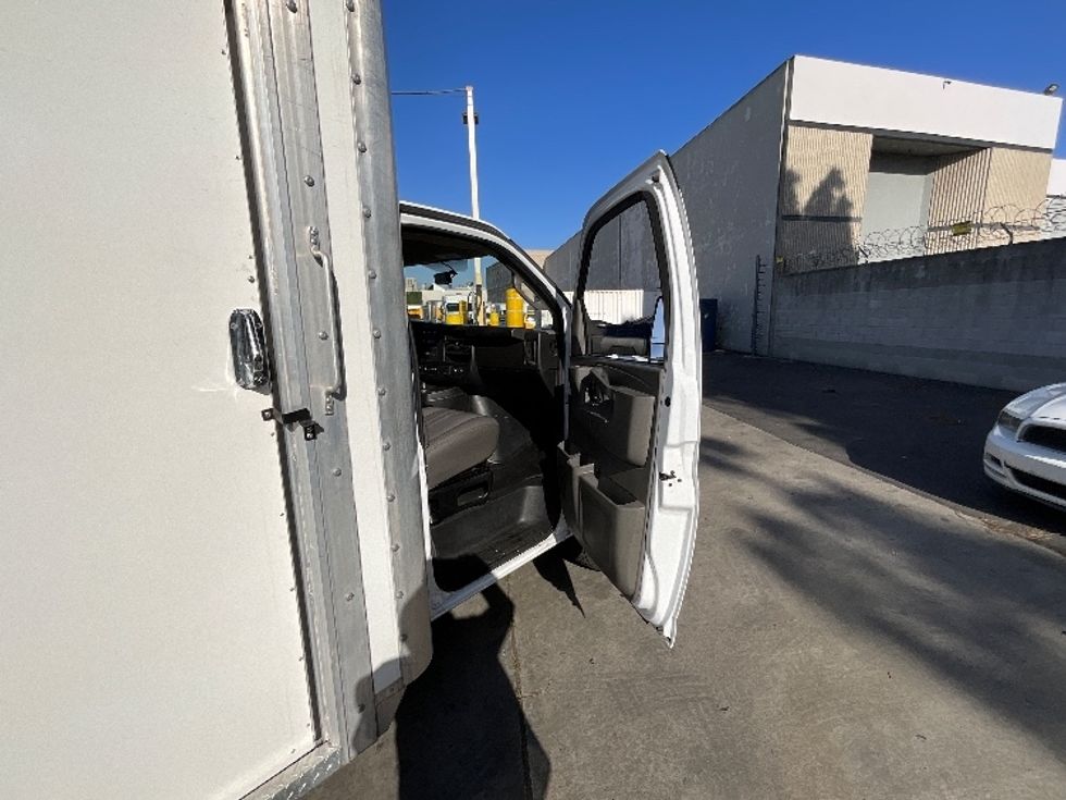 Light Duty Box Truck-Light and Medium Duty Trucks-GMC-2022-Savana G33903-Fontana-CA-18,218\n\t\tmiles-$ 47,500 - Image 20