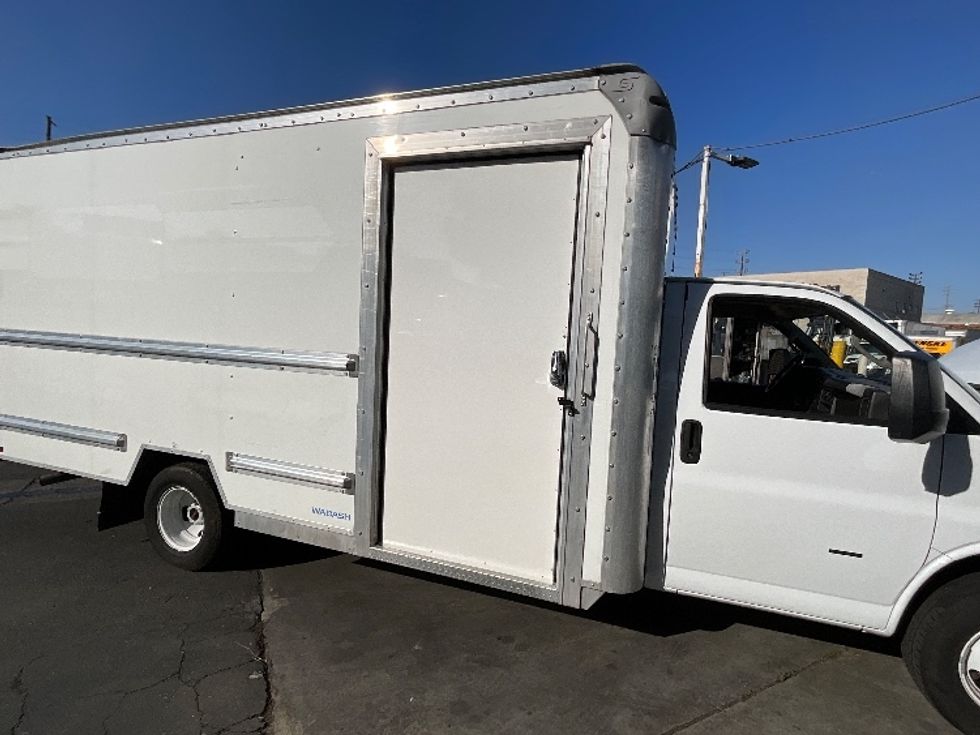 Light Duty Box Truck-Light and Medium Duty Trucks-GMC-2022-Savana G33903-Fontana-CA-18,218\n\t\tmiles-$ 47,500 - Image 25