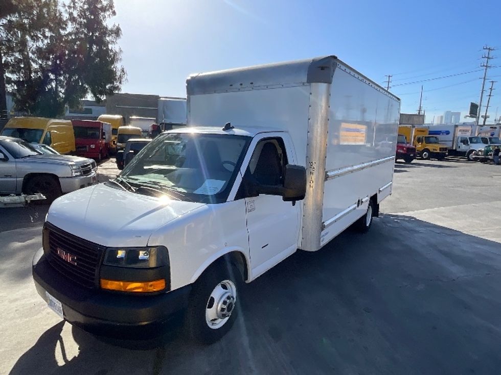 Light Duty Box Truck-Light and Medium Duty Trucks-GMC-2022-Savana G33903-Fontana-CA-18,218\n\t\tmiles-$ 47,500 - Image 3