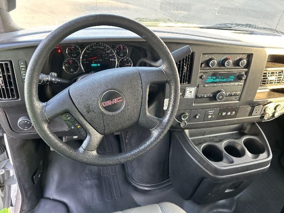 Light Duty Box Truck-Light and Medium Duty Trucks-GMC-2022-Savana G33903-Fontana-CA-22,807\n\t\tmiles-$ 53,500 - Image 18